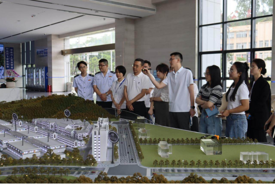 羊城派：揭阳市税务局“税联百业兴”调研采风活动走进揭东区(图2)