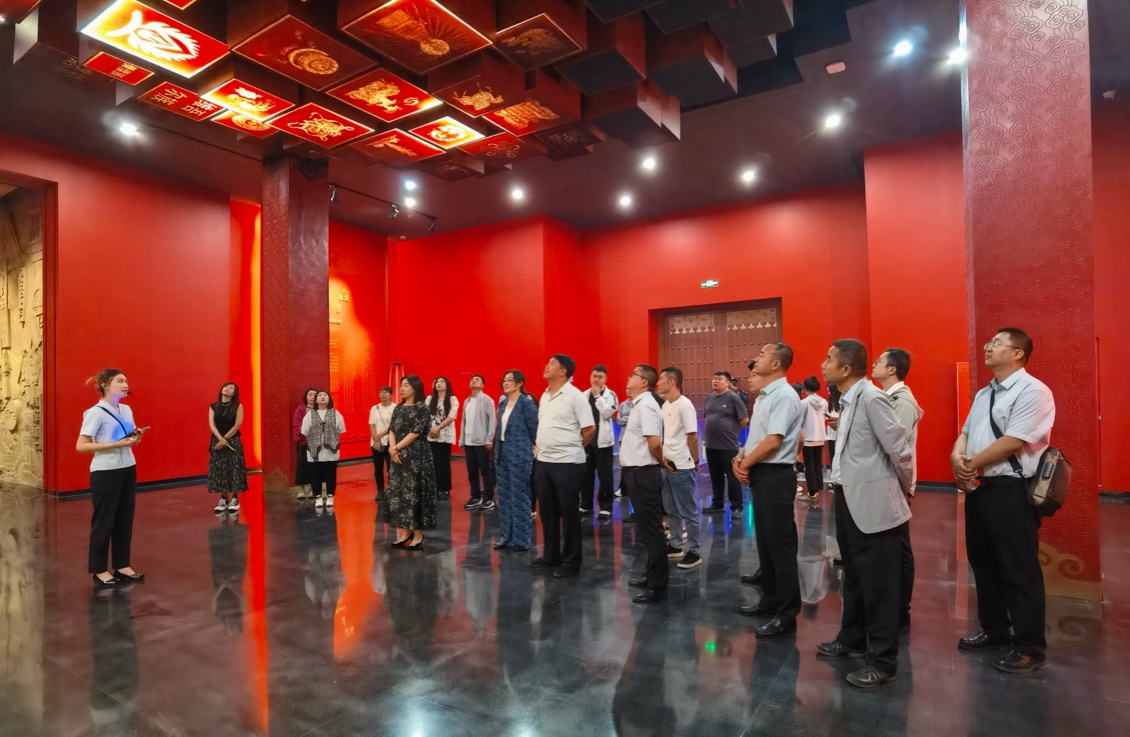 九游娱乐：伊金霍洛旗绘就共同体意识与营商环境双优答卷(图1)