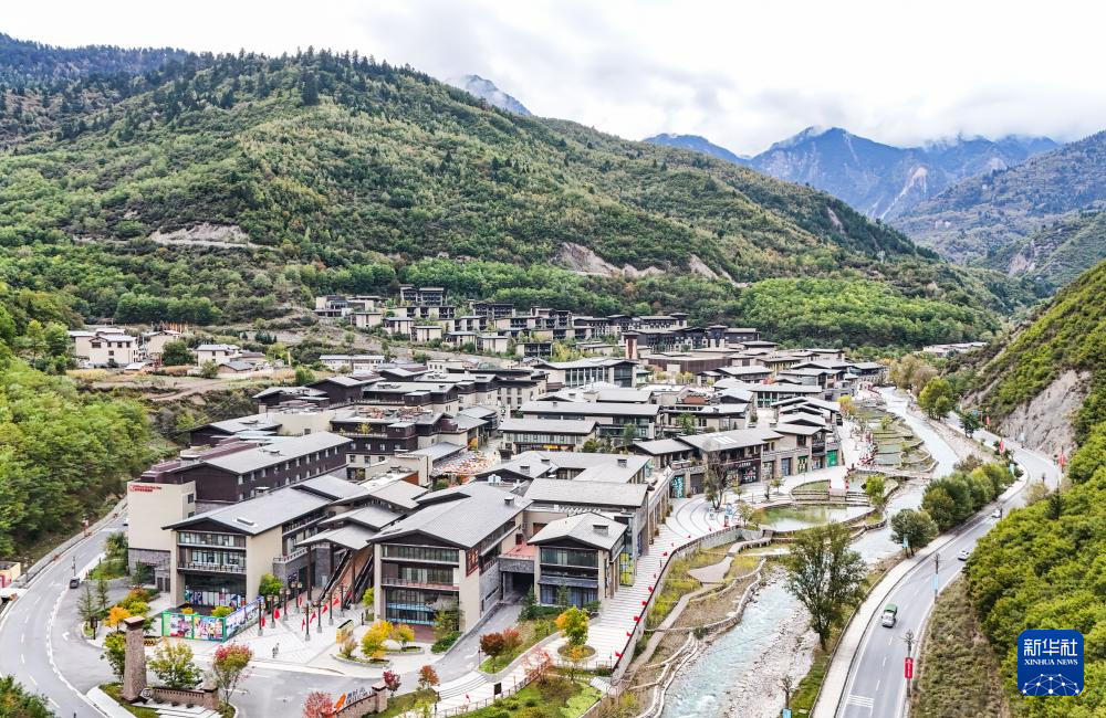 九游娱乐：中国经济样本观察·县域样本篇丨不简单！这个“沟”撑起百亿文旅产业(图3)