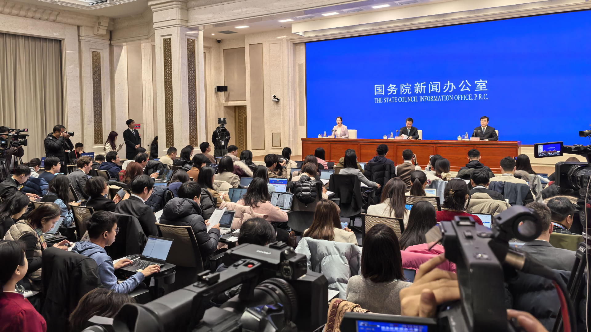 2024年我国经济总量超过130万亿元这是一个了不起的成绩