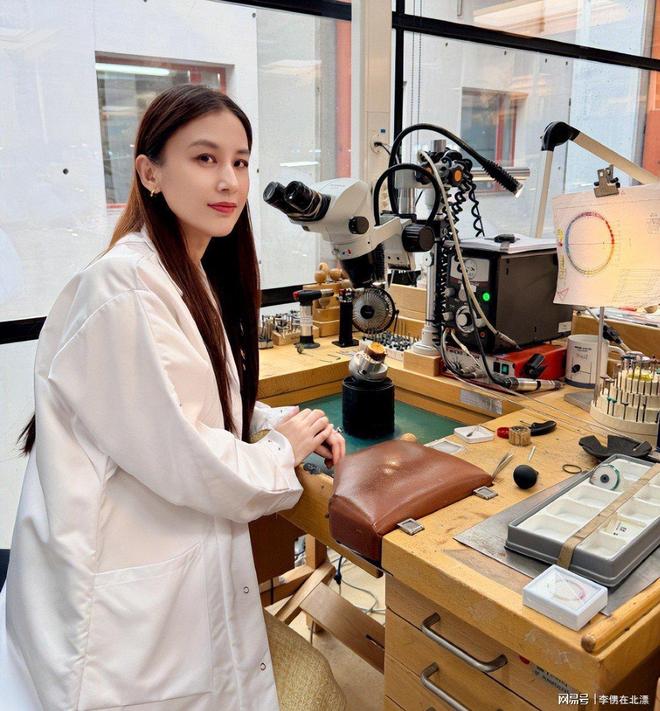 离婚1年黄圣依最新近况曝光：在瑞士留学和此前状态差距太大(图15)