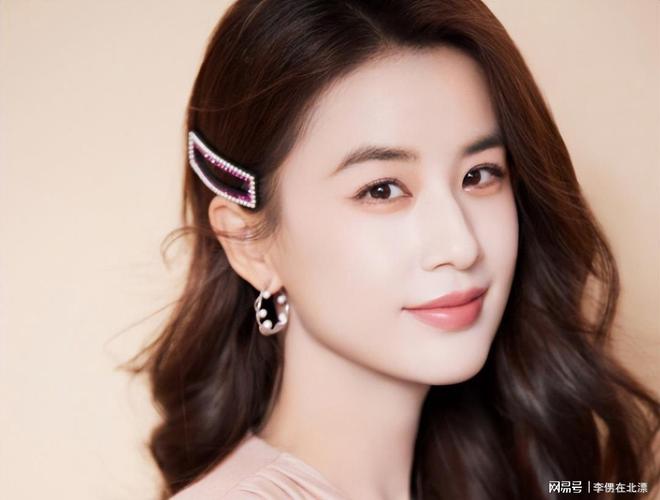 离婚1年黄圣依最新近况曝光：在瑞士留学和此前状态差距太大(图21)